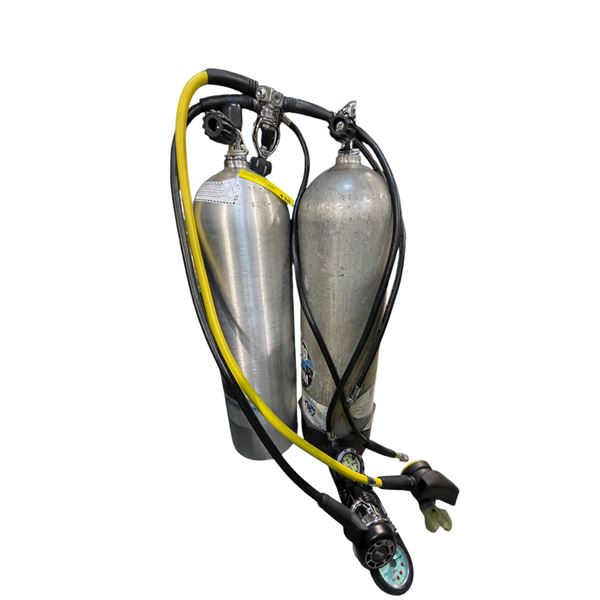 2 Oxygen Tanks & Mares Abyss Mouth Pieces