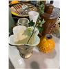 Image 3 : Assorted Home Goods & Collectible - Bull Horns, Centerpieces Bowl, Vases, Beverage Dispenser, Etc.