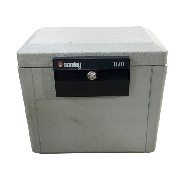 Sentry 1170 safe with key - approx. 15in x 12in x 14in tall