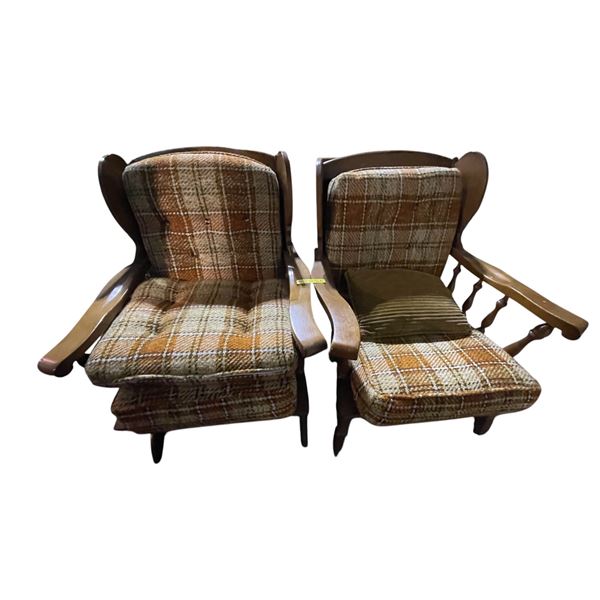 Pair of Matching Orange Solid Wood Lounge Chairs (33x28x25)