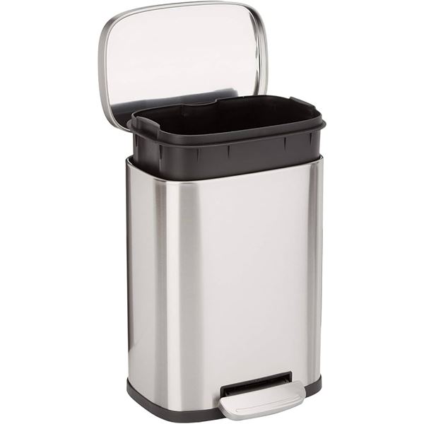 NIB Amazon Basics Rectangle Soft Close Trash Cash w/High Base