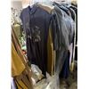 Image 3 : Assorted Set Dec Clothing
