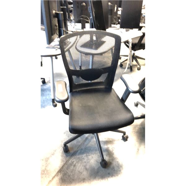 BLACK MESH BACK TASK CHAIR