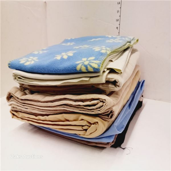 Lot of Bed Linen - Liely Queen Size - Clean