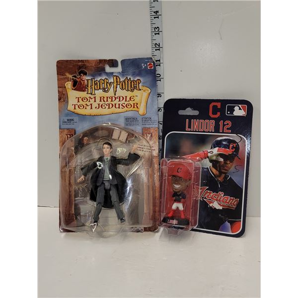 Lot of 2 Collectible Figurines - Harry Potter & Lindor 12