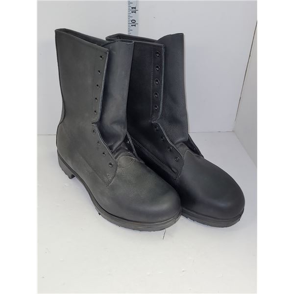Mens Leather Military Boots - Size 9-9.5