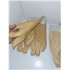 Image 2 : Lot of 3 Pairs of Leather Work Gloves - Large