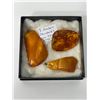 Image 1 : 3 Amber Pendants