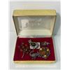 Image 1 : 4 Figural Amber + 925 Brooches