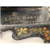 Image 2 : Vintage Little Beauty Sewing Machine