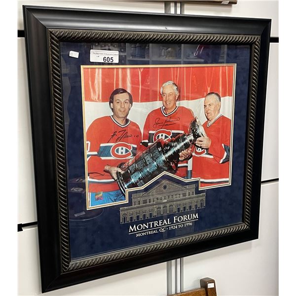 Framed Photo Montreal Forum Montreal Canadians With Stanley Cup, Signed By Players