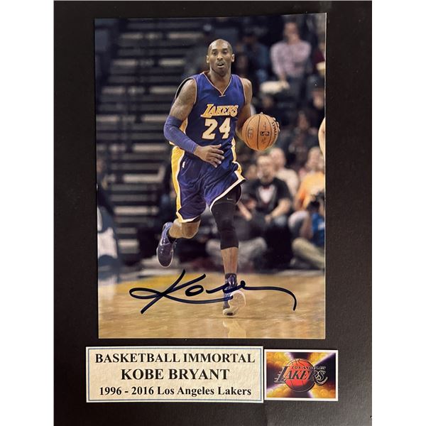 LA Lakers Kobe Bryant signed photo