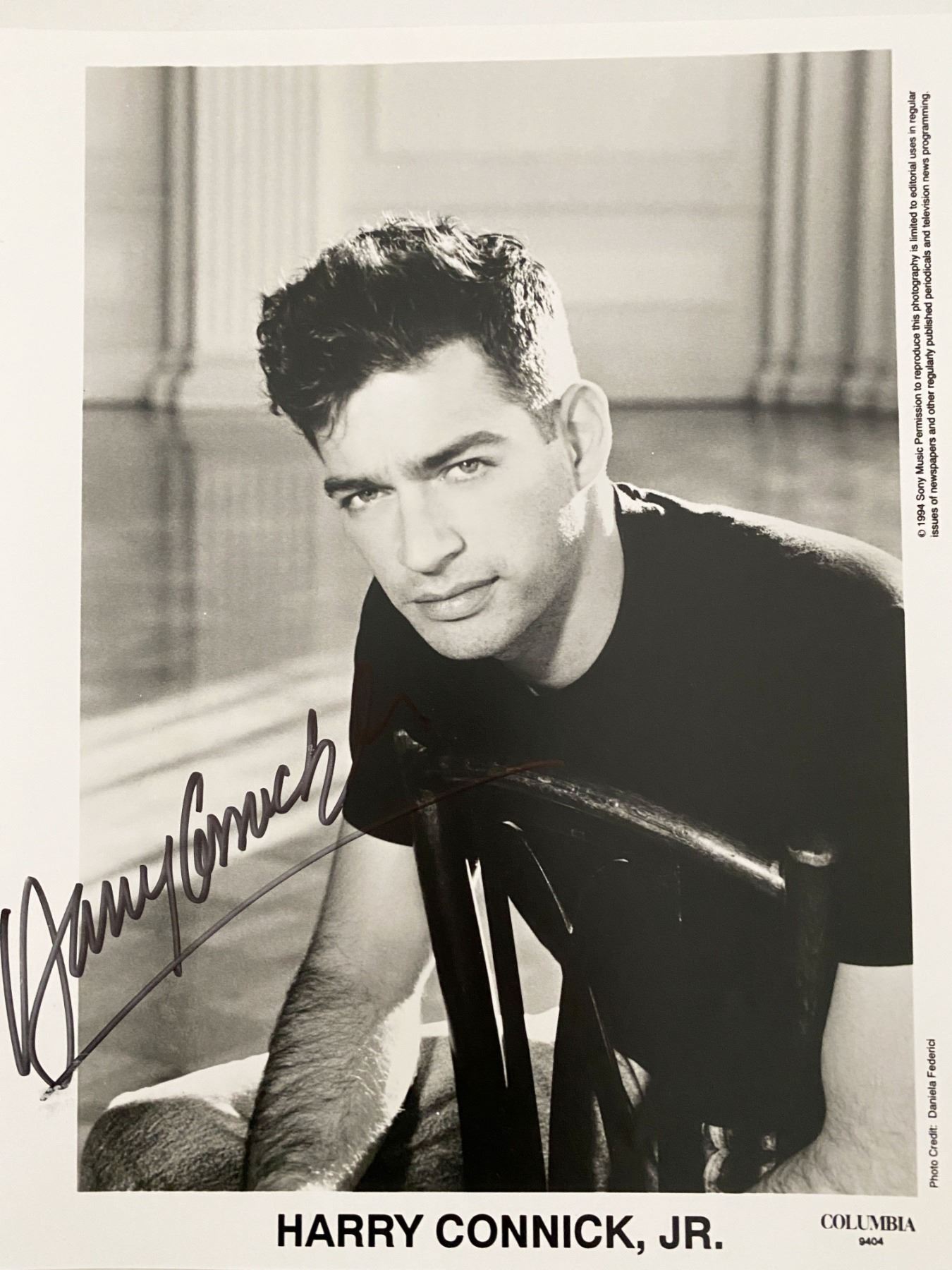 Musician Harry Connick Jr. signed photo. 8x10 inches