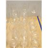 Image 3 : LOT DE 28 COUPES ET VERRES ASST