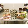 Image 1 : LOT DE 8 ARTICLES EN BOIS DÉCORATIVE