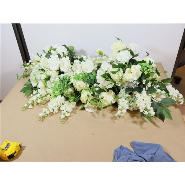 LOT DE 2 ENS DE FLEURS ARTIFICIELLES