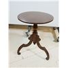 Image 1 : TABLE À PIÉDESTAL 15"d.x21"