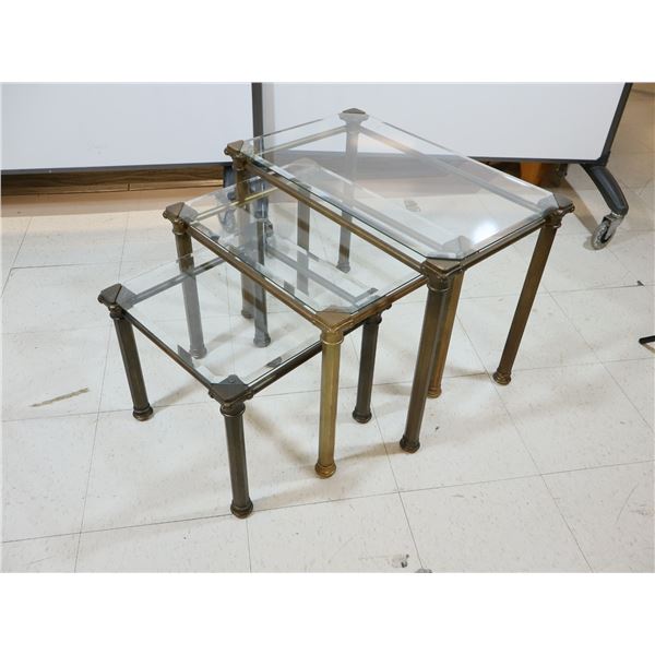 ENS DE 3 PETITES TABLES