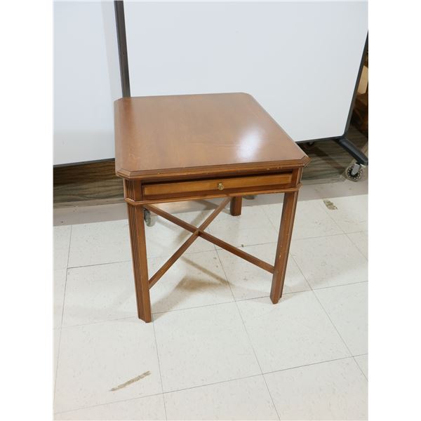 MEUBLE 22"x26"x24"