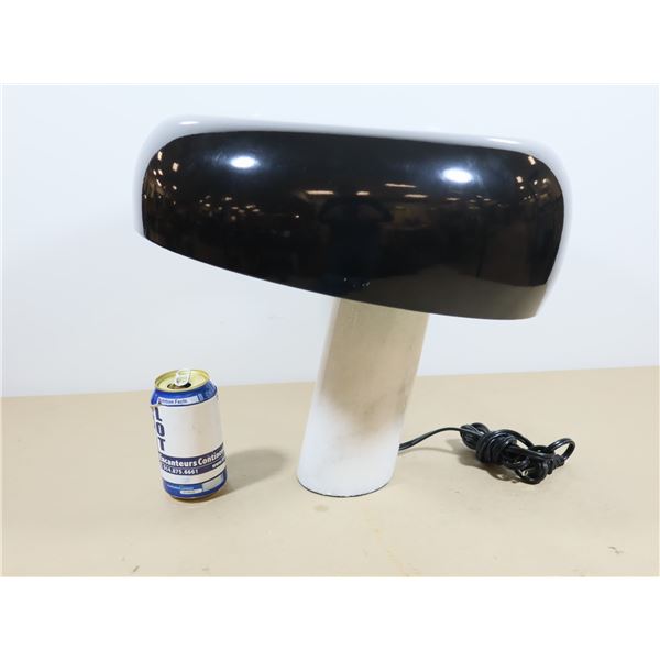 LAMPE DE TABLE