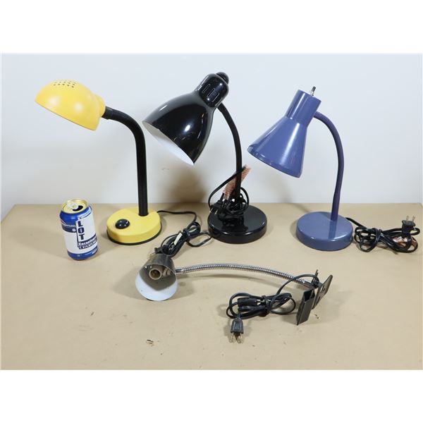 LOT DE 4 LAMPES DE BUREAU ASST