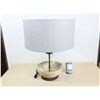 Image 1 : LAMPE DE TABLE
