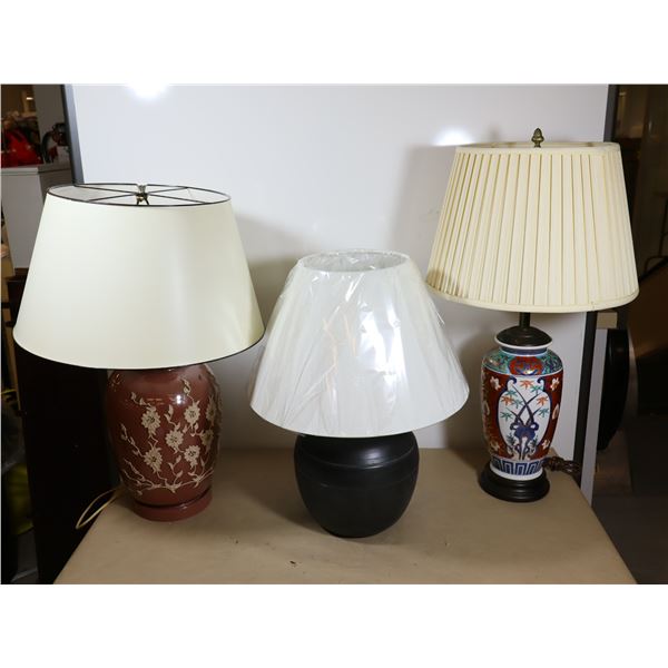 LOT DE 3 LAMPES DE TABLE