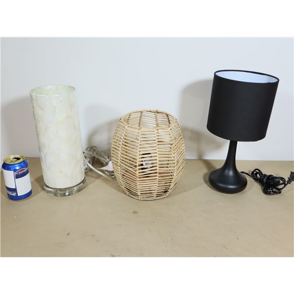 LOT DE 3 LAMPES DE TABLE