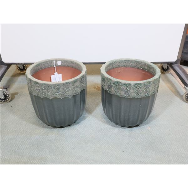 LOT:2 POTS EN TERRE CUITE FABRIQUÉS À LA MAIN 12"x12"
