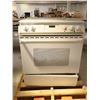 Image 1 : FOUR / CUISINIÈRE À CONVECTION FRIGIDAIRE