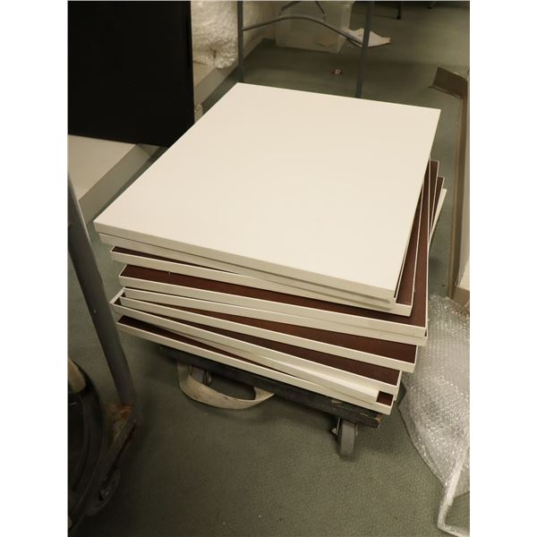 LOT DE 10 DESSUS DE TABLES 24"x30" (SANS PIEDS)