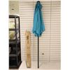 Image 1 : PARASOL DE TERRASSE BLEU 8'h.x8'd. (SANS SOCLE )