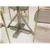 Image 2 : TABLE DE CUISINE VITRÉE 72"x34"x31" AVEC 6 CHAISES