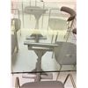 Image 3 : TABLE DE CUISINE VITRÉE 72"x34"x31" AVEC 6 CHAISES