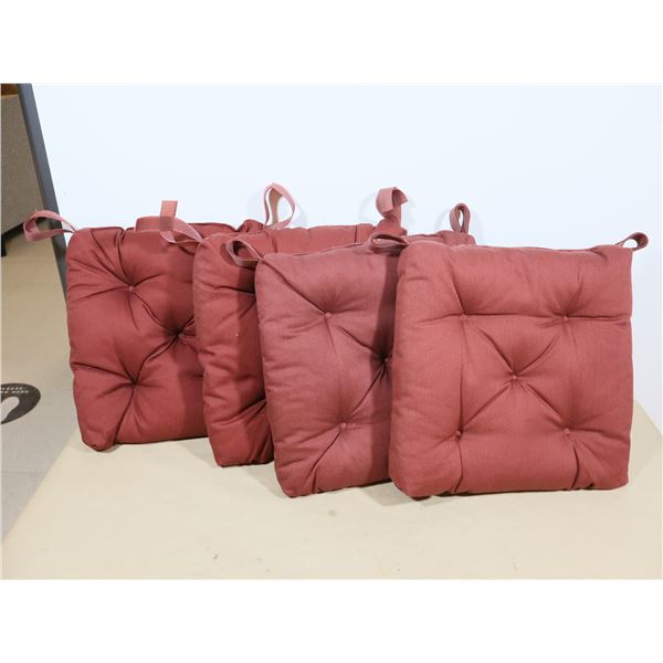 LOT DE 4 COUSSINS DE CHAISE