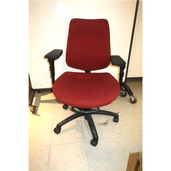LOT DE 3 CHAISES DE BUREAU