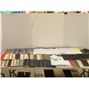 Image 1 : LOT DE 125+ CAHIERS ET TABLETTES DE PAPIERS ASST
