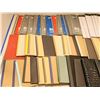 Image 2 : LOT DE 125+ CAHIERS ET TABLETTES DE PAPIERS ASST