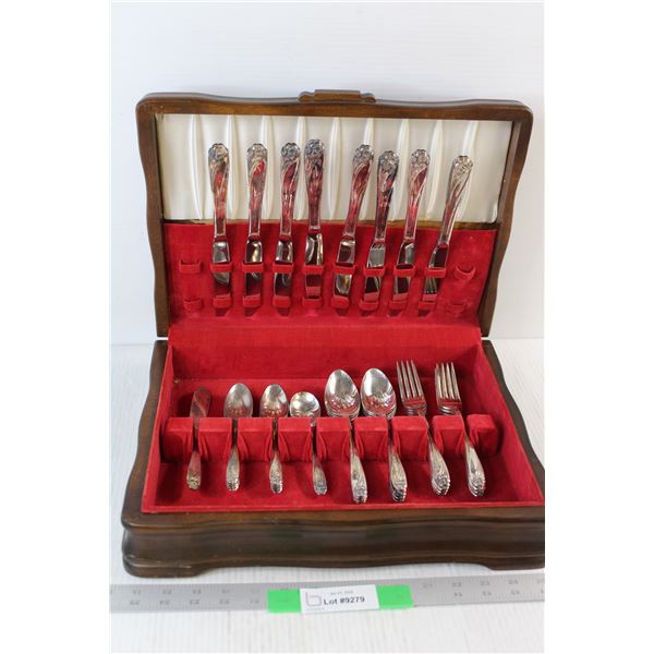 Rodgers Silver Plated Cutlery Set in Wooden Storage Box