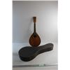 Image 1 : Lute and Case