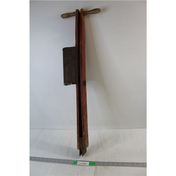 Acme Corn planter - 34"