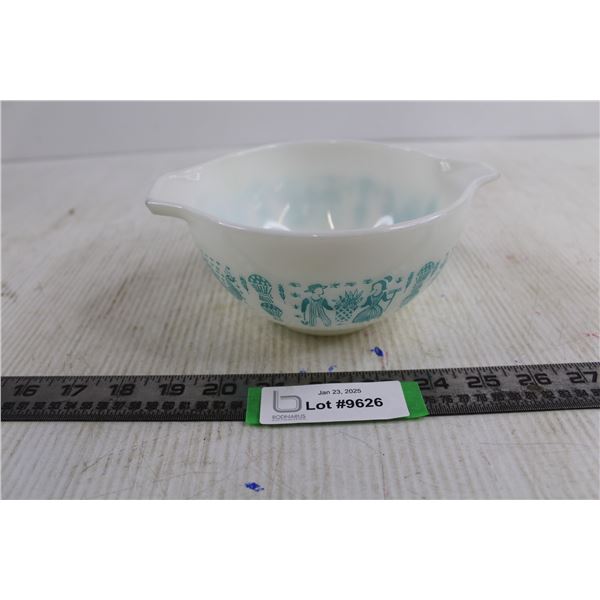 Vintage Amish Butter Print 1.5 Quart Cinderella Bowl