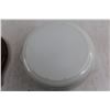 Image 3 : Pyrex 2.5 Quart Bullseye Covered Casserole Dish