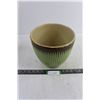 Image 1 : Medalta Potteries Jardiniere 9.25" Dia