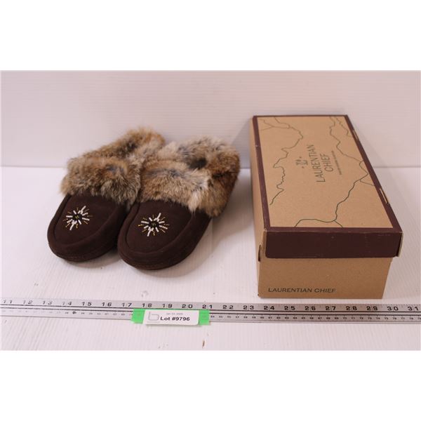 Laurentians Chief Woman's Moccasins - New - Size 9
