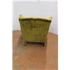 Image 5 : *Upholstered Green Lounge Chair 38" Tall x 32" Wide x 36" Deep