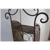 Image 3 : Wicker Wired Wine Rack