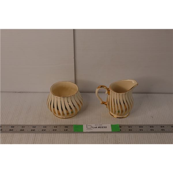 Sadler CeramicWhite and Gold Swirl Creamer & Sugar Set