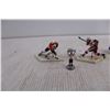 Image 2 : (7) Miniature NHL Collectibles (Ceramic Mugs, Brett Hull, Jeremy Roenick Figurines)