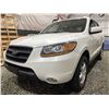 Image 2 : A10 -- 2009 HYUNDAI SANTE FE, WHITE, 213604 KMS, ALL WHEEL DRIVE